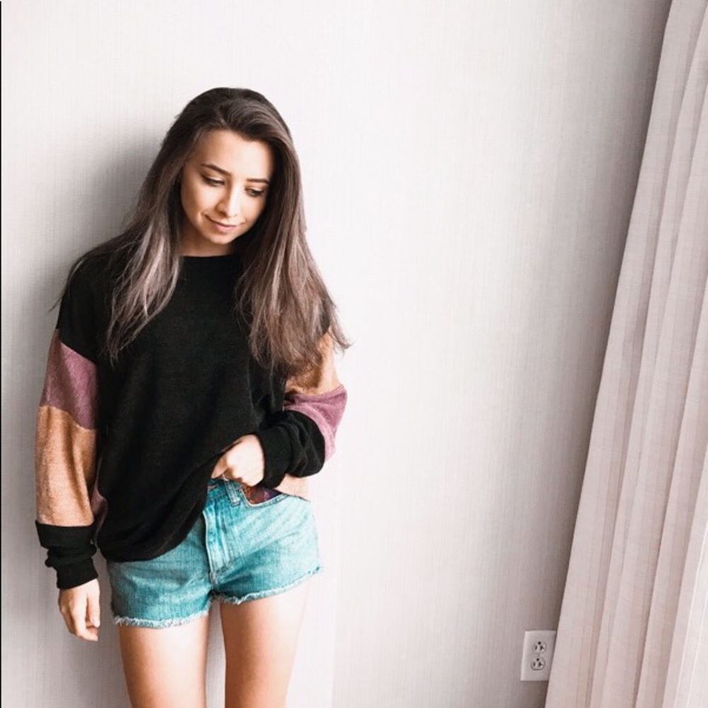 Long sleeve color block soft knit sweater - Picture 3 of 4